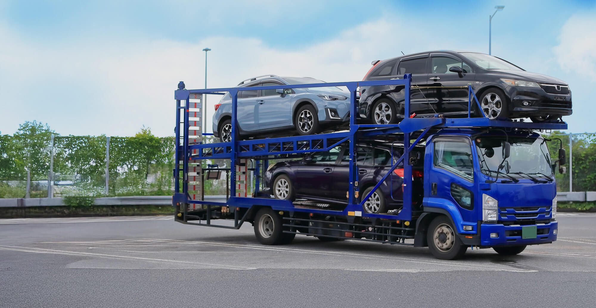 その一台を責任ごと運ぶ 徹底した安全管理と確実なスケジュール運行　→こちらは小さめでお願いします。